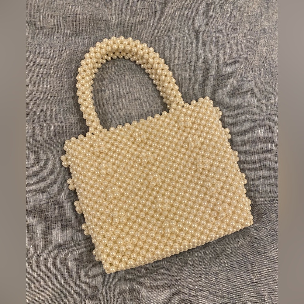 Beaded pearl purse with handles